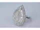 54 Bague poire halo en or blanc et diamants 58 Facettes 2039