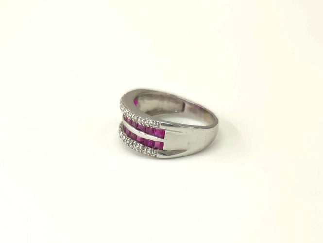53.5 Bague bandeau en or blanc, rubis et diamants 58 Facettes DV-Bag.rub.cal