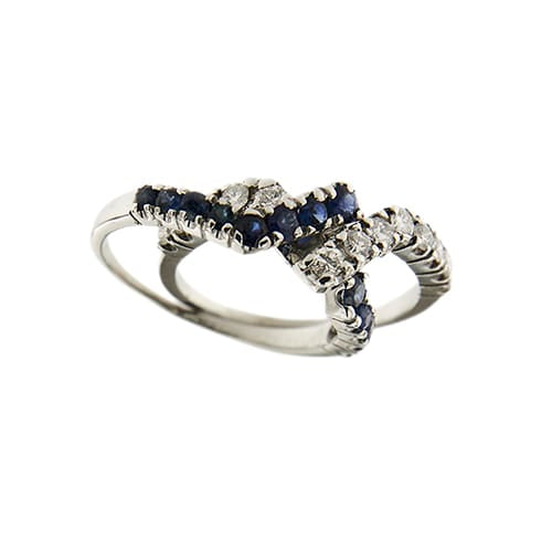 56 Bague en or blanc avec saphirs et diamants 58 Facettes 27602