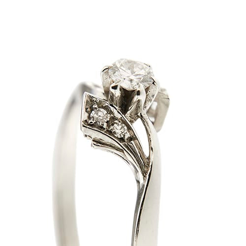 53 Bague solitaire contrariée en or blanc et diamants 0,22 ct 58 Facettes 35828