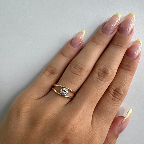 54 Bague solitaire en or jaune et diamant 0,42 ct 58 Facettes 25246