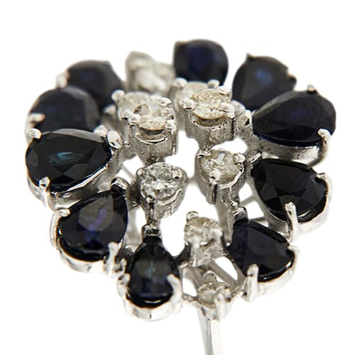 64 Bague fleur en or blanc avec saphirs et diamants 58 Facettes 30306