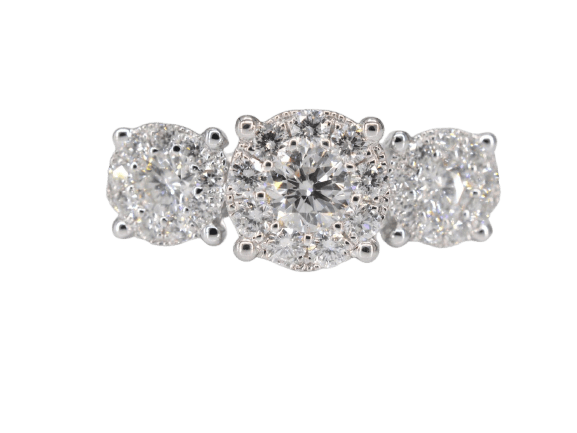 53 Bague trois sertis en or 18 carats et diamants 58 Facettes 1006