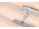 53 Bague trois sertis en or 18 carats et diamants 58 Facettes 1006