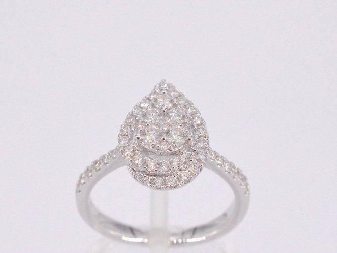 53 Bague halo en or blanc avec diamant poire 58 Facettes 1010