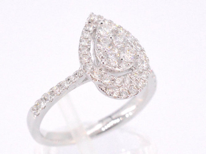 53 Bague halo en or blanc avec diamant poire 58 Facettes 1010