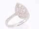 53 Bague halo en or blanc avec diamant poire 58 Facettes 1010