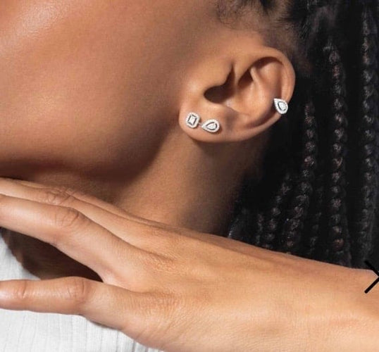 Messika My Twin - Boucles d'oreilles asymétriques en or blanc et diamants 58 Facettes 91011