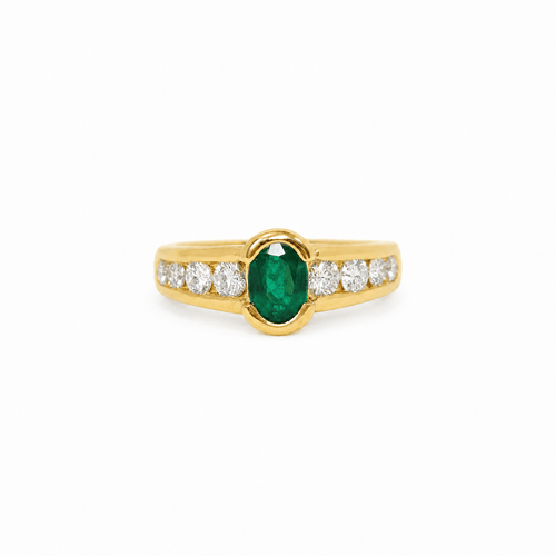 50 Bague en or jaune, émeraude ovale et diamants 58 Facettes F4834
