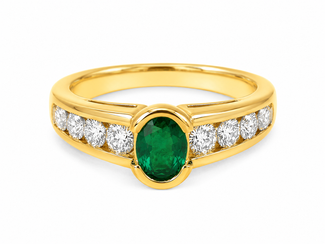 50 Bague en or jaune, émeraude ovale et diamants 58 Facettes F4834