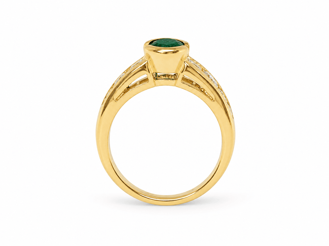 50 Bague en or jaune, émeraude ovale et diamants 58 Facettes F4834