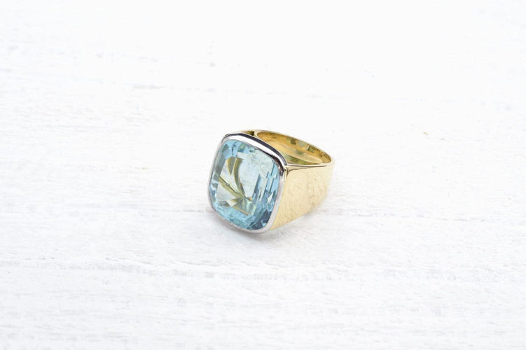 Bague 53 Bague chevalière aigue-marine en or jaune 18k et platine 58 Facettes 23765 / 23769