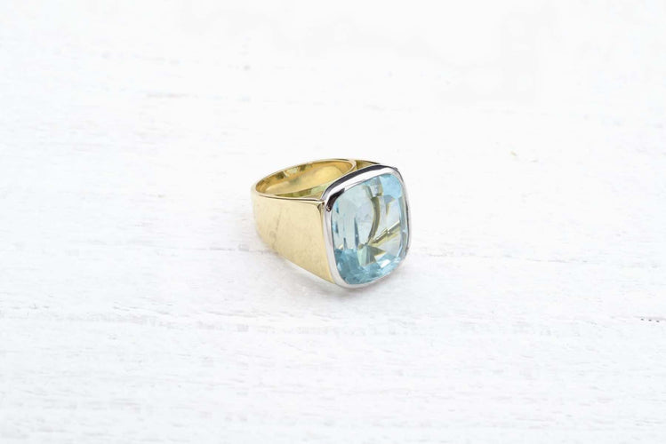 Bague 53 Bague chevalière aigue-marine en or jaune 18k et platine 58 Facettes 23765 / 23769