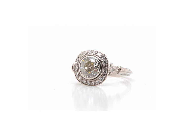 Bague 52.5 Bague ronde en platine ornée de diamants taille ancienne 58 Facettes 23325 - 24904