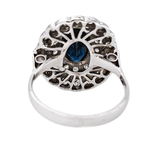 53 Bague Pompadour en or blanc et platine, saphir et diamants 58 Facettes 5450151CN