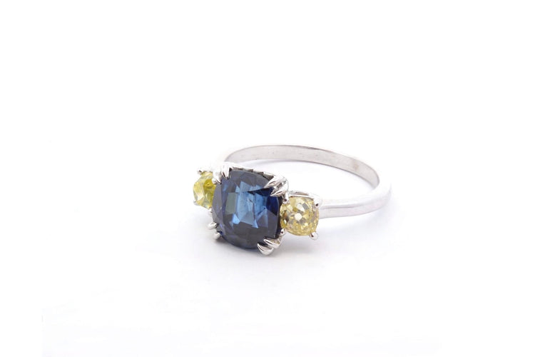 Bague 53 Bague saphir coussin et diamants jaunes en platine 58 Facettes 25192 24966 AETB 24846