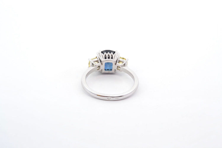 Bague 53 Bague saphir coussin et diamants jaunes en platine 58 Facettes 25192 24966 AETB 24846