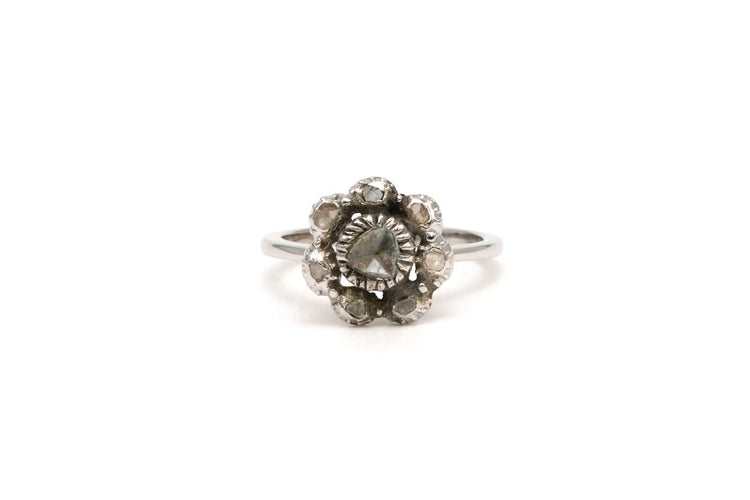 46 Napoléon III - Bague en or blanc, argent et diamants taille rose 58 Facettes B510