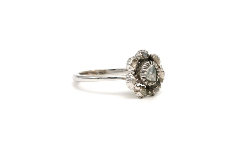 46 Napoléon III - Bague en or blanc, argent et diamants taille rose 58 Facettes B510