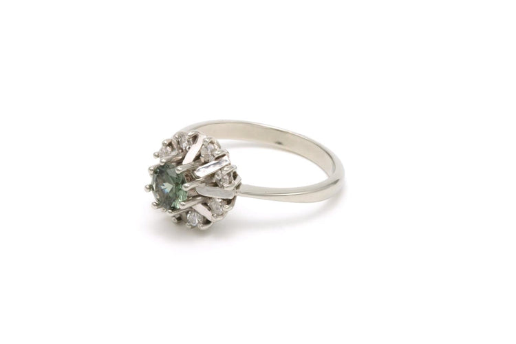 53 Années 50 - Bague en or blanc, tourmaline et diamants 58 Facettes B518