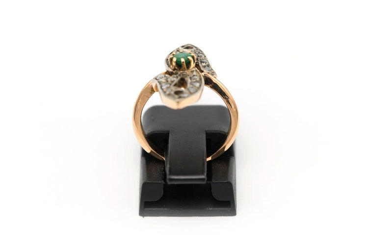 44 Bague Art nouveau en or jaune, émeraude et diamants 58 Facettes B578