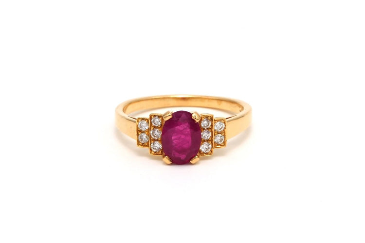 49 Bague contemporaine en or jaune, rubis et diamants 58 Facettes 22365