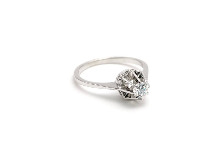 50 Bague contemporaine en or blanc 18 carats sertie d'un zirconium 58 Facettes B712