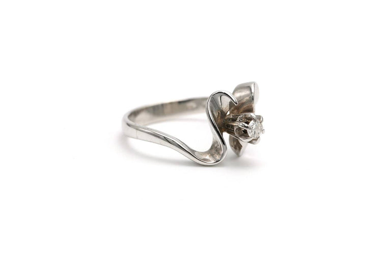 50 Années 70 - Bague en or blanc et diamant 58 Facettes B711