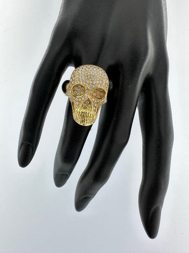 58 Bague tête de mort en or jaune 18 carats et diamants 58 Facettes A1617