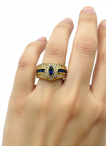 53 Bague couronne en or jaune, saphir et diamants 58 Facettes BAGUE007