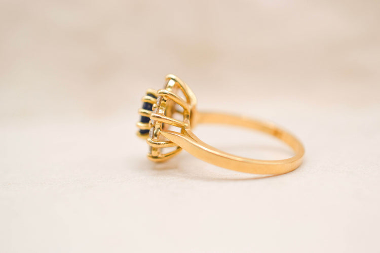https://cdn.shopify.com/s/files/1/0963/7950/2920/files/bague-ancienne-or-massif-jaune-18.jpg?v=1788515341