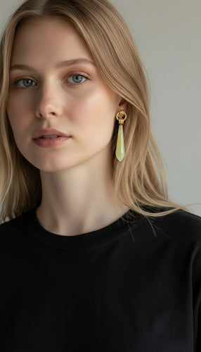 Boucles d'oreilles pendantes anciennes en or rose et jade néphrite 58 Facettes CV-117