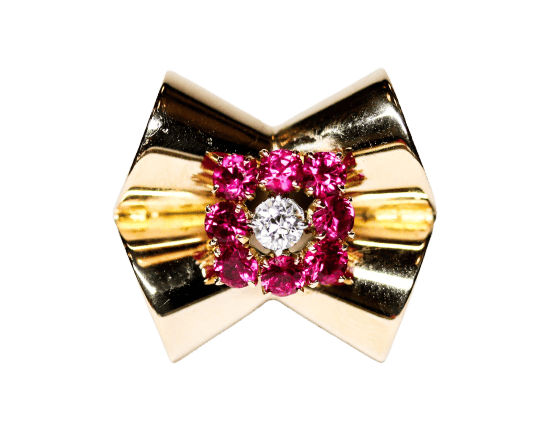 Bague 53 Bague « Tank Nœud » 1940 en or rose et blanc 750, rubis Verneuil et diamant 58 Facettes A12238