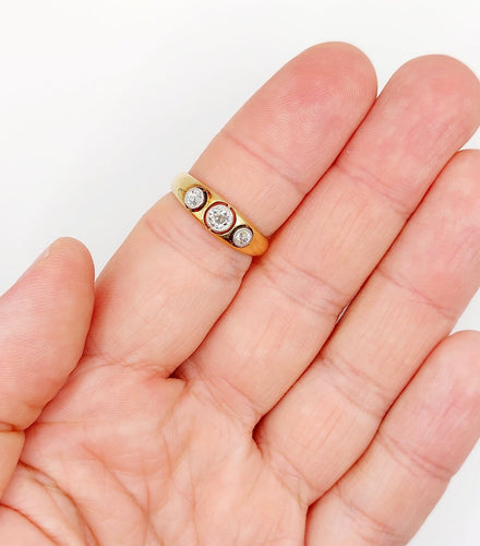 57 Bague jonc antique en or 18k et platine, diamants 58 Facettes A07684