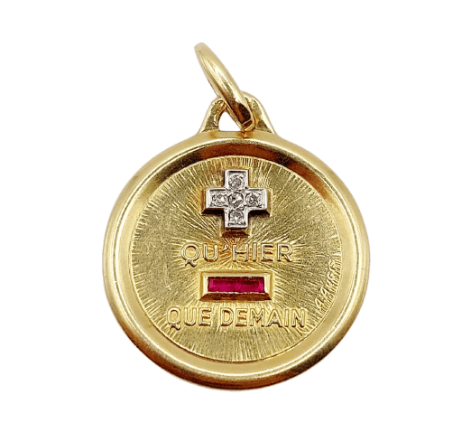 Augis - Pendentif médaille d'amour en or 18k, rubis et diamants 58 Facettes A07685