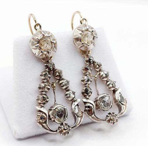 Dormeuses victoriennes - Boucles d'oreilles en or 18k, argent et diamants 58 Facettes A07687