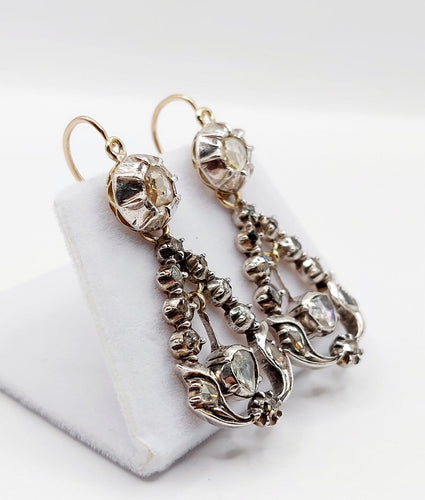 Dormeuses victoriennes - Boucles d'oreilles en or 18k, argent et diamants 58 Facettes A07687
