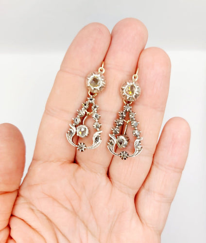 Dormeuses victoriennes - Boucles d'oreilles en or 18k, argent et diamants 58 Facettes A07687