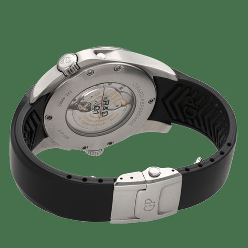 Girard-Perregaux R&D 01 - Montre chronographe automatique en acier 58 Facettes FB11897