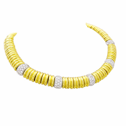 Collier Collier godronné en or jaune, or blanc et diamants 58 Facettes 35971