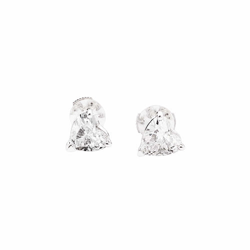 Boucles d'oreilles Boucles d'oreilles puces en or blanc et diamants cœur 58 Facettes 35970