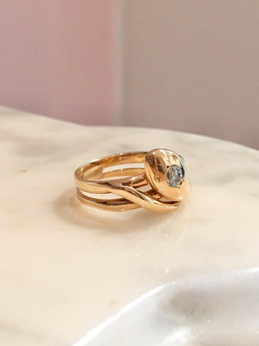 53.5 Bague serpent ancienne en or jaune 18K et diamant 58 Facettes 281