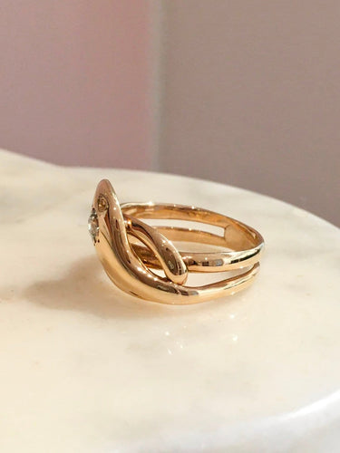 53.5 Bague serpent ancienne en or jaune 18K et diamant 58 Facettes 281