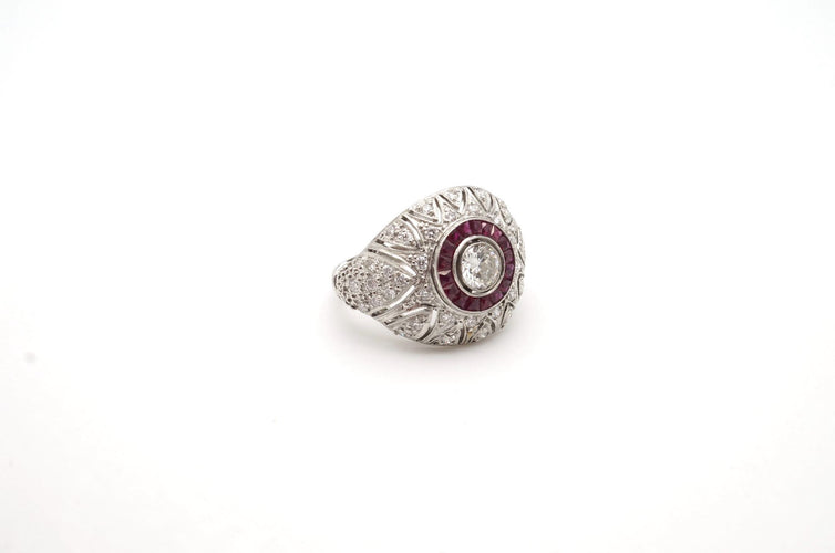 Bague 53 Bague dôme en platine avec diamants et rubis 58 Facettes 24716
