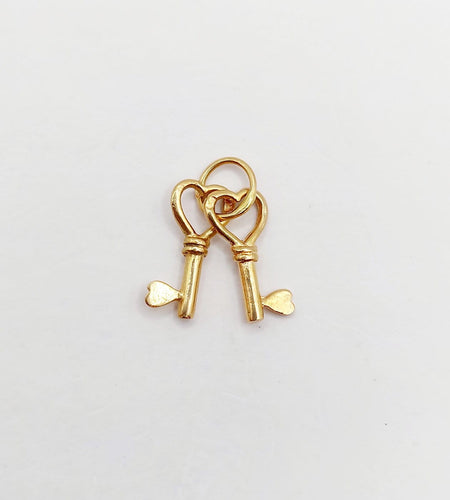Pendentif vintage clés en cœur en or jaune 18K 58 Facettes A07695