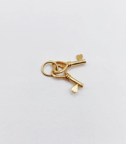 Pendentif vintage clés en cœur en or jaune 18K 58 Facettes A07695