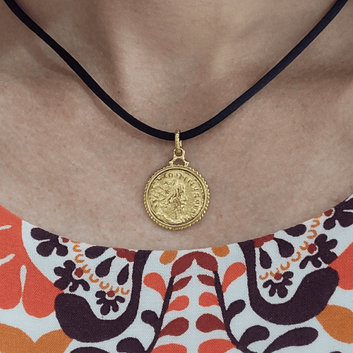 Pendentif monnaie en or 18 carats 58 Facettes CL191