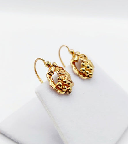 Boucles d'oreilles dormeuses vigne et raisin en or 18k 58 Facettes A07707