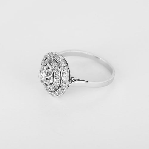 54 Bague en platine et or blanc avec diamants 58 Facettes B260411