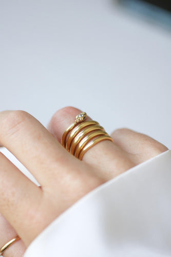 49 Bague ancienne serpent en or jaune et diamants 58 Facettes